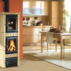 Stufa a legna con forno Nordica