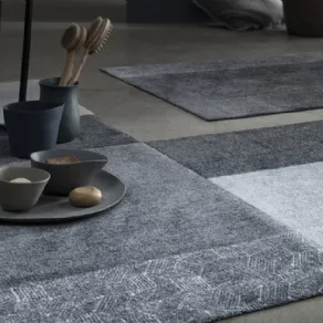 Tappeto per bagno rettangolare in ciniglia della collezione Dress-up di Arcom 