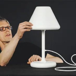 Targhetti: OJ, la prima lampada di Ole Jensen