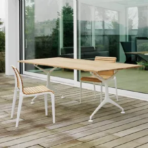 Tavolo da giardino pieghevole in teak modello Teak Table 200F di Alias