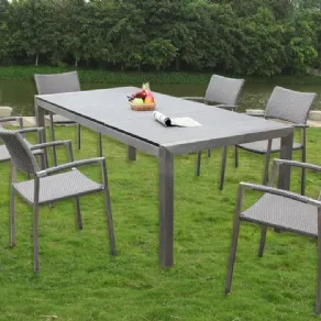 tavolo per esterno in metallo