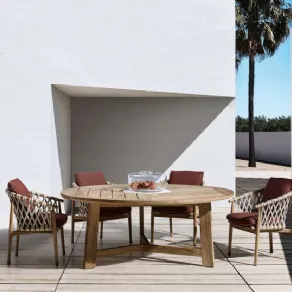 Tavolo con sedie per giardino