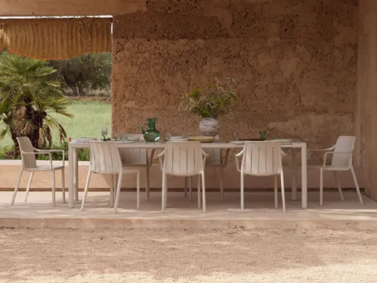 Tavolo da giardino in legno