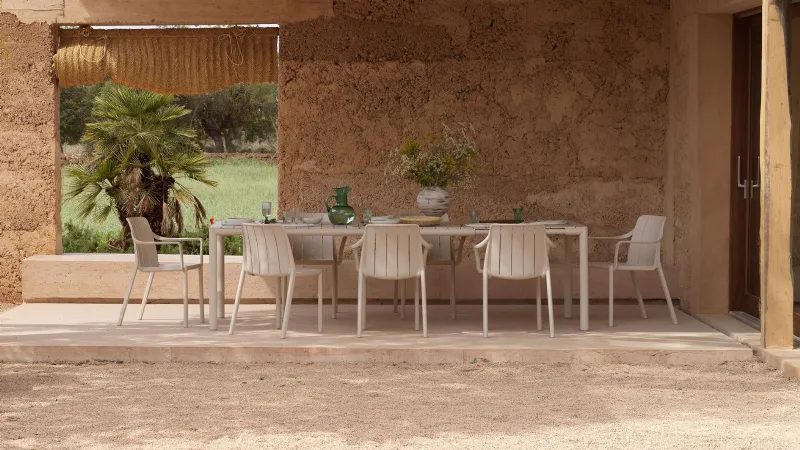 Tavolo da giardino in legno