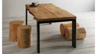 tavoli in legno grezzo