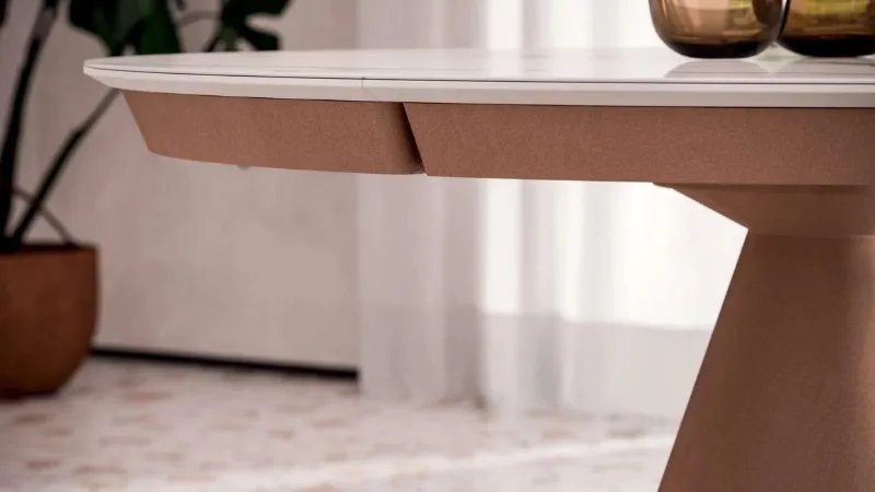 Particolare piano del tavolo Marble Glass 