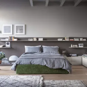 Letto con testata contenitore componibile Easy System di Novamobili