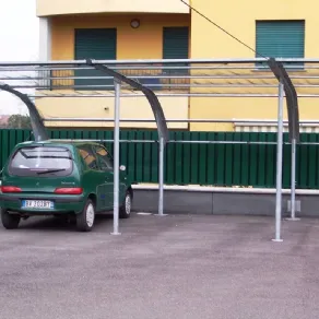 Tettoie in ferro per auto