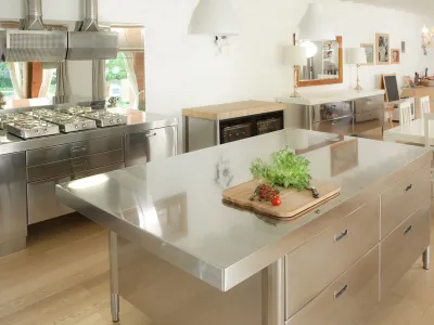Tutto quello che devi sapere sulla manutenzione di una cucina in acciaio