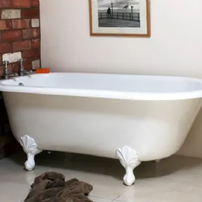 Vasca da bagno con piedini usata