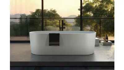 Deluxe, design minimale e volumi importanti