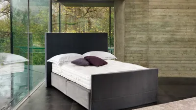 Camera da letto con vetrata