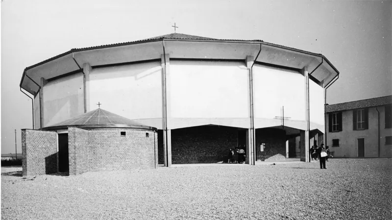 Chiesa Santa Maria Nascente, quartiere QT8 a Milano, 1953