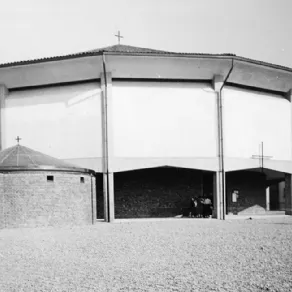 Chiesa Santa Maria Nascente, quartiere QT8 a Milano, 1953