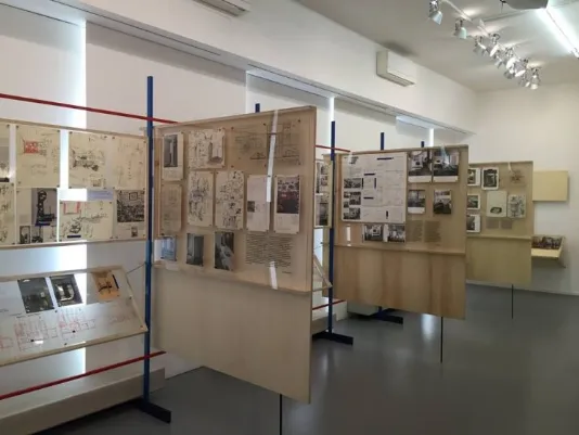 Vico Magistretti, una mostra a Milano