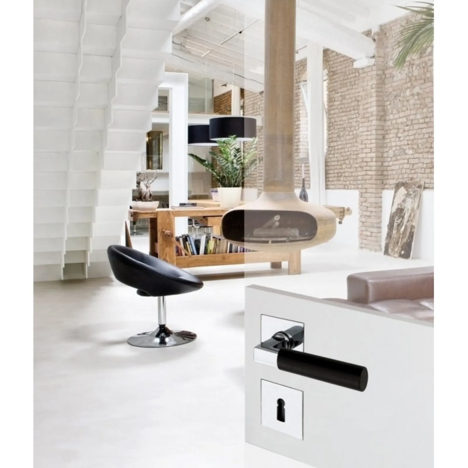 maniglia in metallo con presa in legno ebano nero Jado Bauhaus