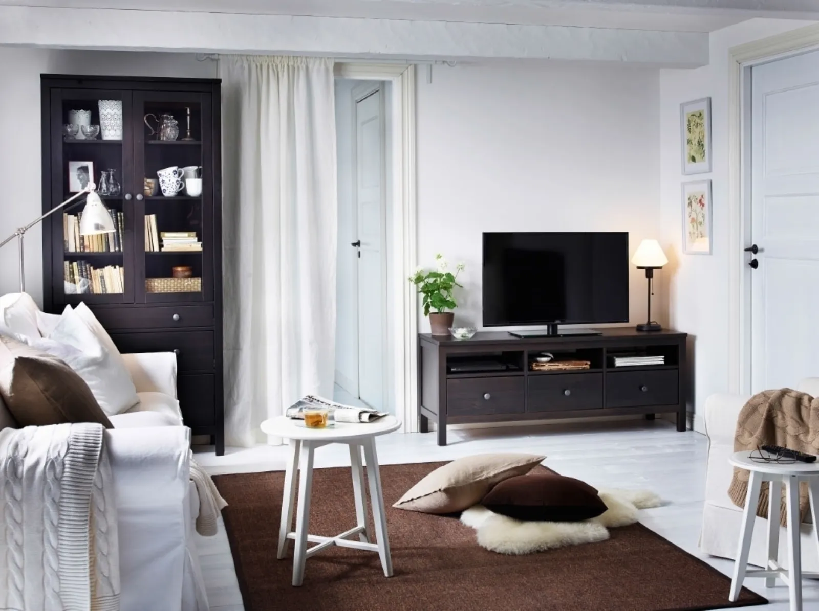 Mobili tv ikea, comodi e moderni porta tv Pareti moderno nero con led tv