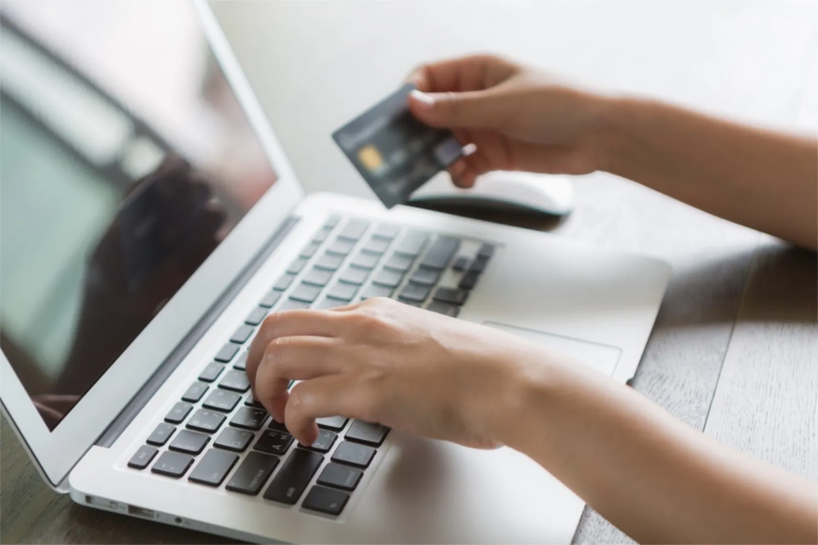 negozi di mobili online