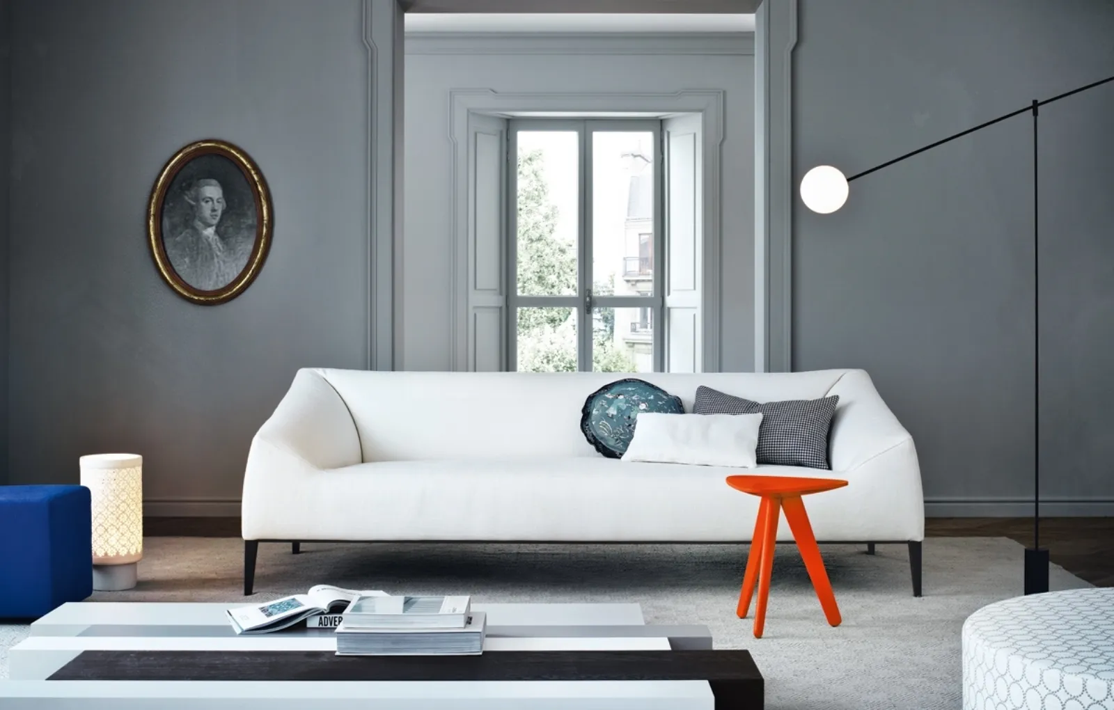 Parete grigia tendenze casa Cucine piccole con mobili grigi