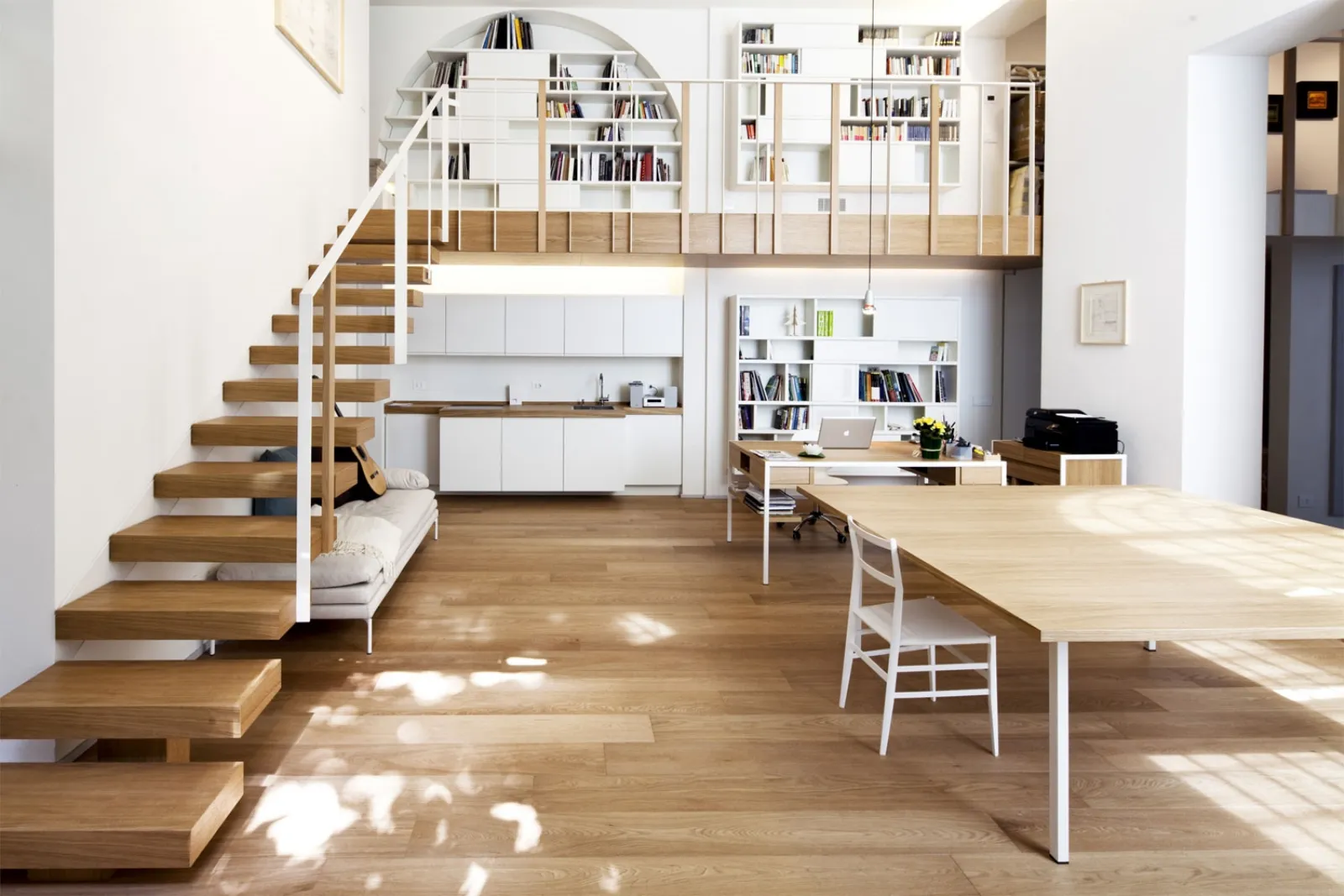 Parquet in cucina, il calore del legno pavimenti in parquet Pavimento soggiorno cucina rustiche