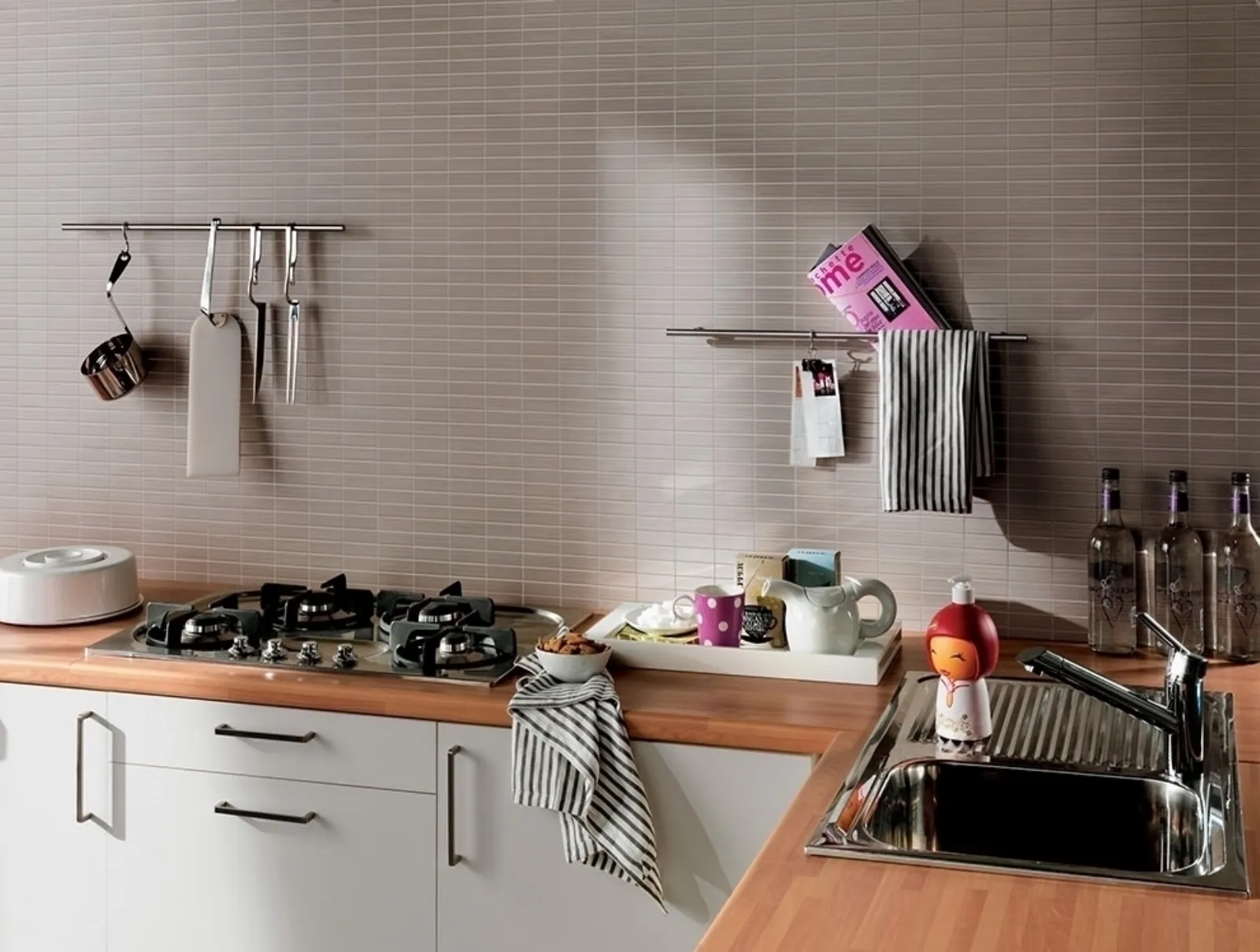 Piastrelle cucina moderna, un ambiente in divenire pavimenti in ... Pulire piastrelle cucina