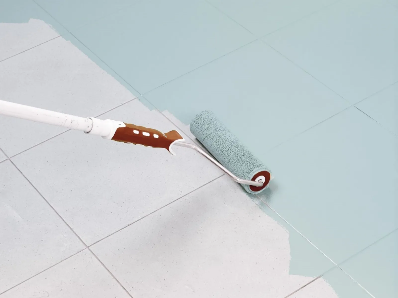 Smalto per piastrelle, come ottenere risultati perfetti casa fai ... Piastrelle lucide x cucina