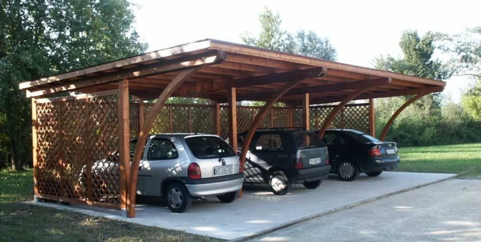 Plafoniere Per Tettoie : Tettoie per auto protettive e belle da vedere consigli giardino